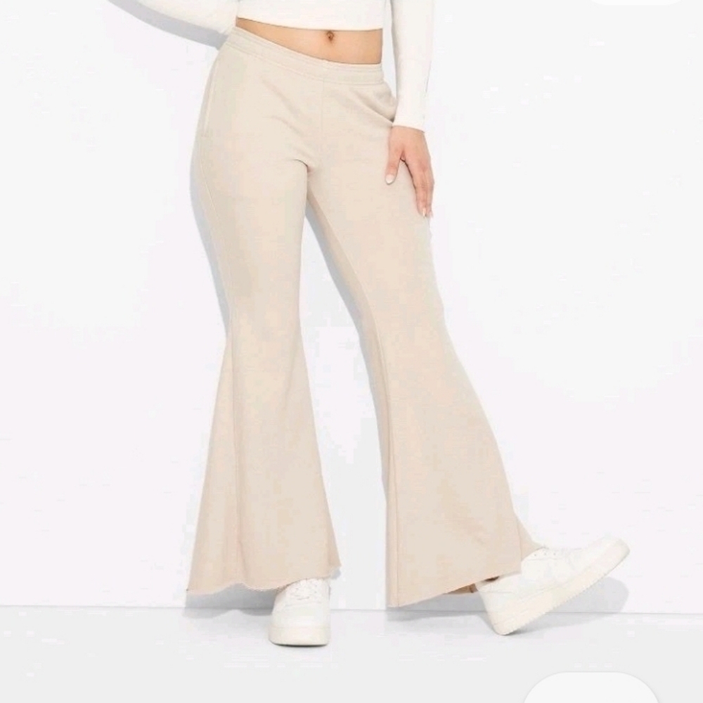 Wild Fable Women's Mid-Rise Washed Extreme Flare Sweatpants Taupe